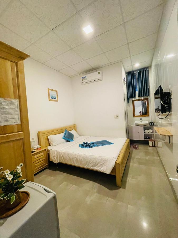 Shark Hostel Hue Exteriör bild